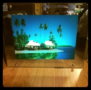 Light-up moving scenic mirror